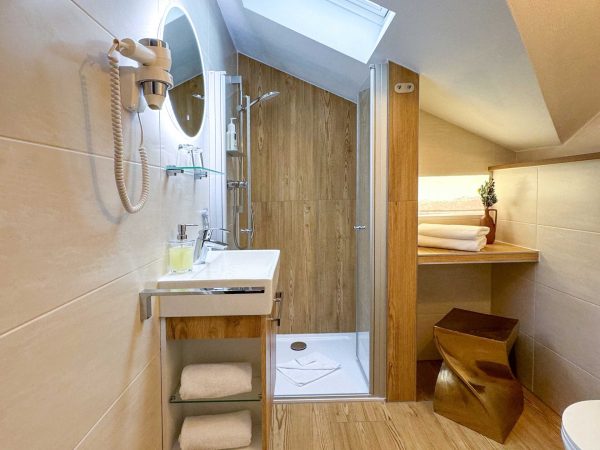 Komfort Doppelzimmer mit eigenem externen Bad
