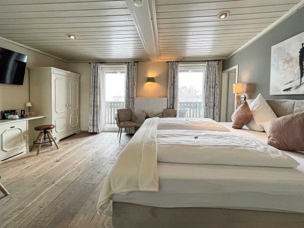 Doppelzimmer Komfort mit Seeblick und Balkon