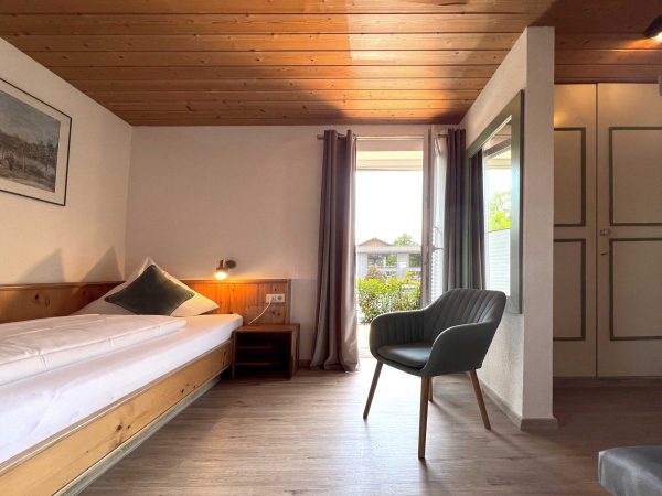 Schlossblick-Zimmer-122-28 web