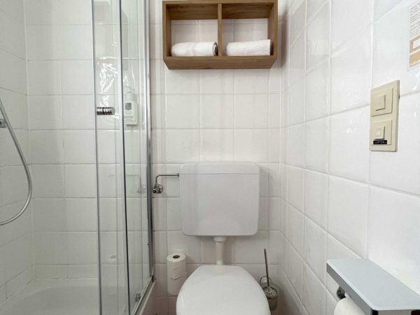 Schlossblick-Zimmer-122-36 web