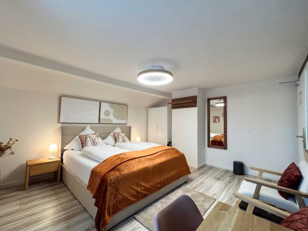 Doppelzimmer mit eigenem externem Bad